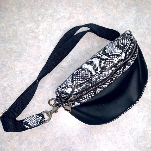 Handbags - Crossbody bag/Fanny pack